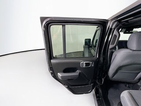 Used 2025 Jeep Wrangler Willys image 25