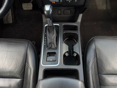 Used 2017 Ford Escape Titanium image 27