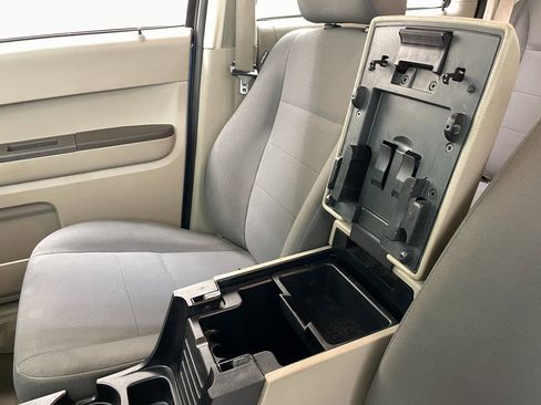 Used 2009 Ford Escape XLS image 25