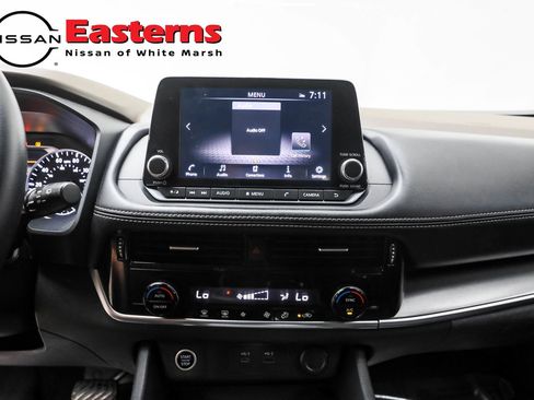 Used 2022 Nissan Rogue SV AWD/4WD image 13