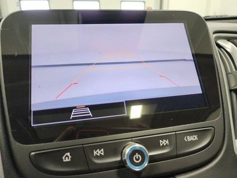 Used 2023 Chevrolet Malibu LT image 3