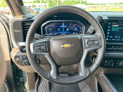 Used 2025 Chevrolet Silverado 2500 LTZ w/ LTZ Premium Package AWD/4WD image 14