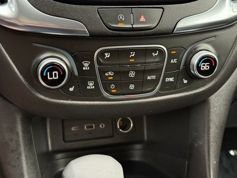 Used 2024 Chevrolet Equinox LT FWD image 30