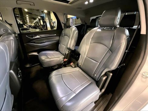 Used 2018 Buick Enclave Essence AWD/4WD image 15