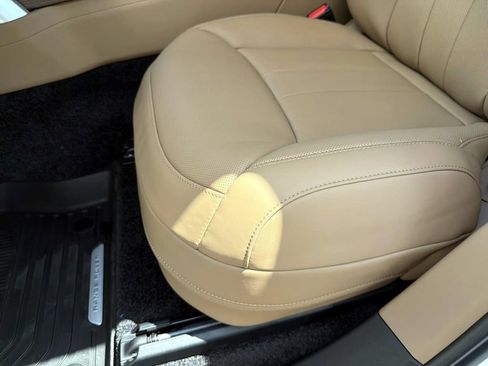 New 2026 Land Rover Range Rover Long Wheelbase SE AWD/4WD image 18