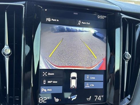 Used 2019 Volvo XC60 T5 Momentum w/ Multimedia Package image 34