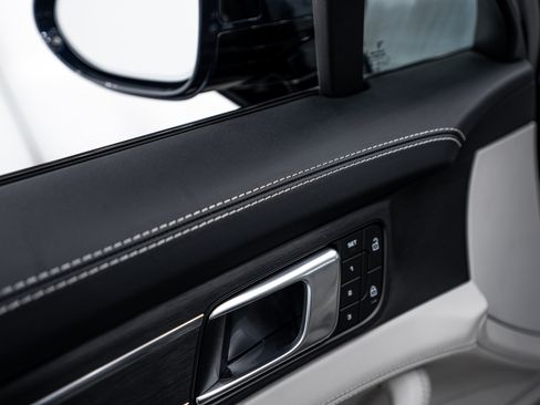 Certified 2022 Porsche Panamera 4 Platinum Edition image 19