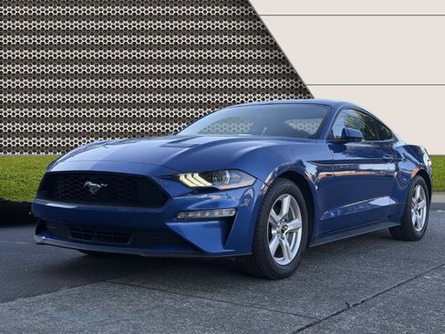 Used 2018 Ford Mustang Coupe image 14