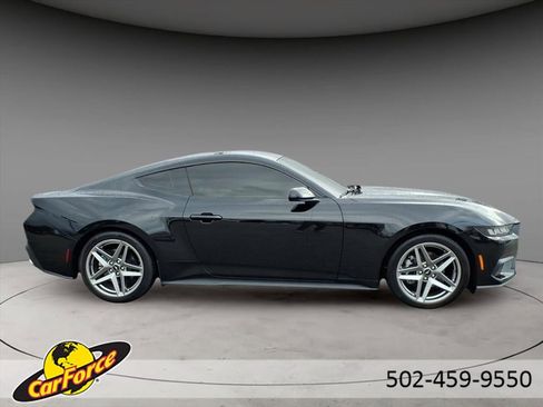 Used 2024 Ford Mustang EcoBoost image 10