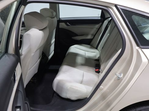 Used 2018 Honda Accord EX image 18