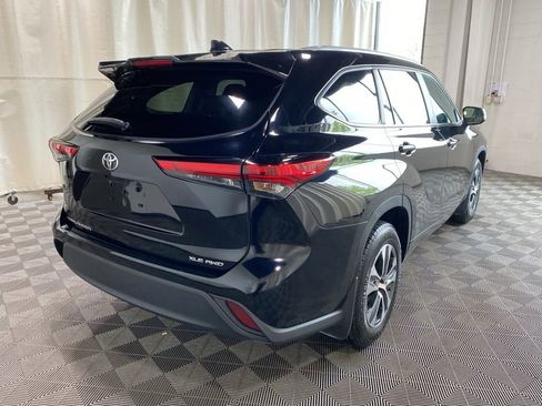 Certified 2023 Toyota Highlander XLE AWD/4WD image 8