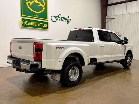 Used 2023 Ford F350 Lariat w/ Lariat Ultimate Package AWD/4WD image 3