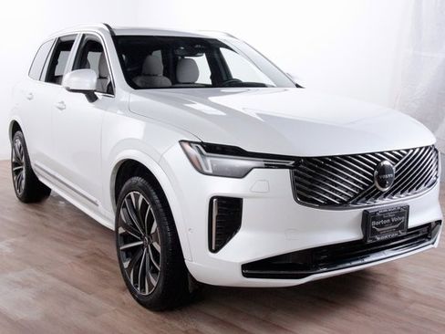 Certified 2025 Volvo XC90 T8 Plus w/ Protection Package Premier image 3