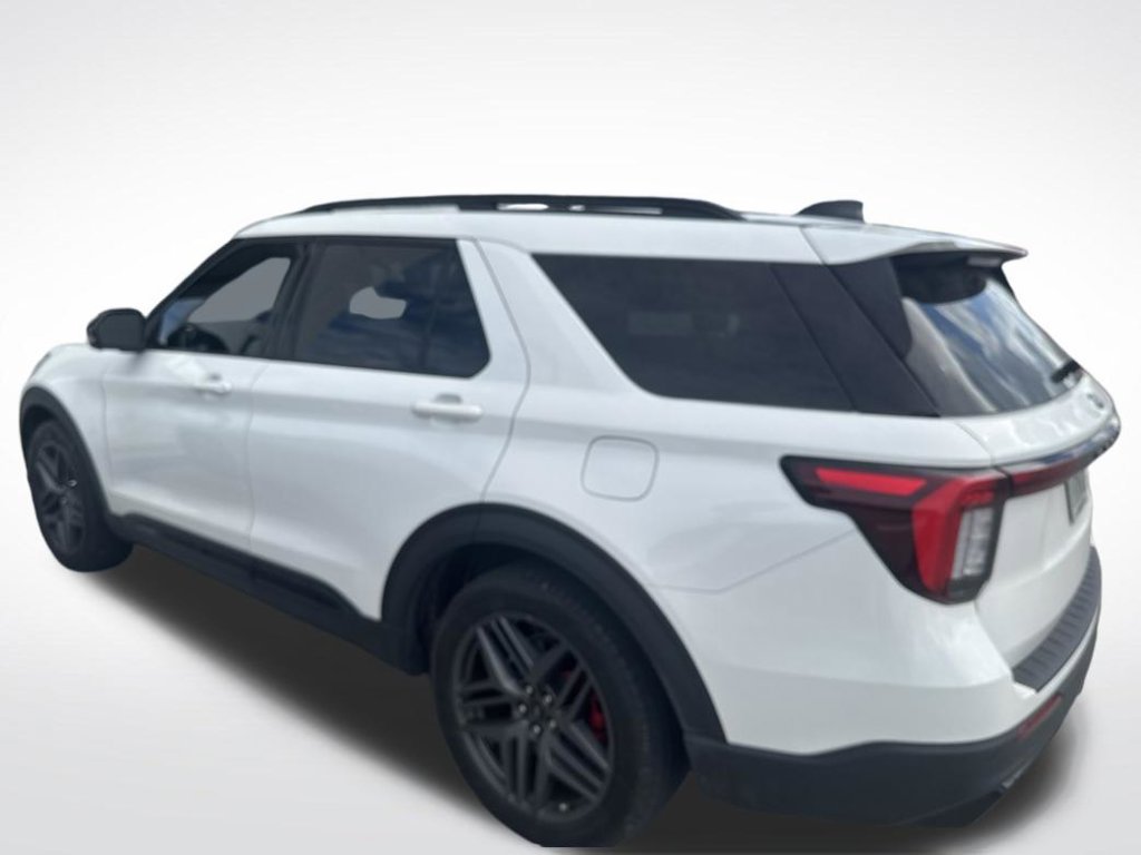 Used 2025 Ford Explorer ST AWD/4WD image 5