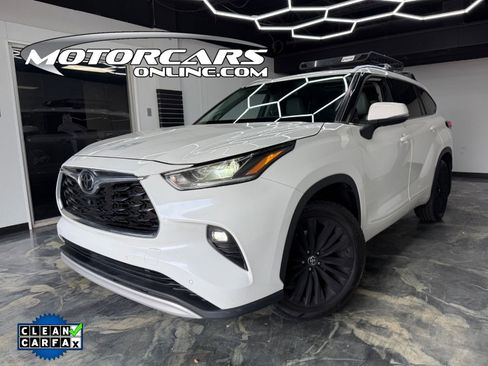 Used 2021 Toyota Highlander Platinum AWD/4WD image 1