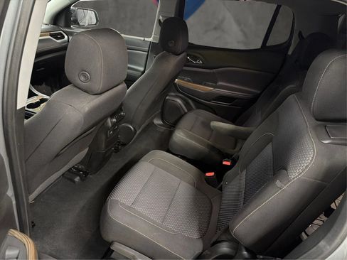 Used 2023 GMC Acadia SLE w/ Driver Convenience Package FWD image 13