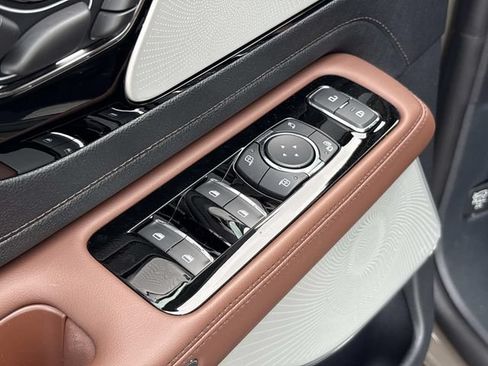 New 2026 Lincoln Aviator Reserve AWD/4WD image 23