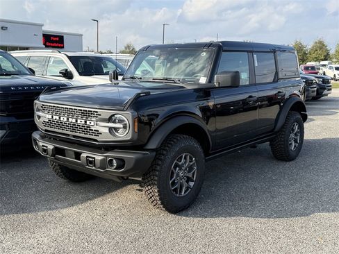 New 2025 Ford Bronco Badlands image 9