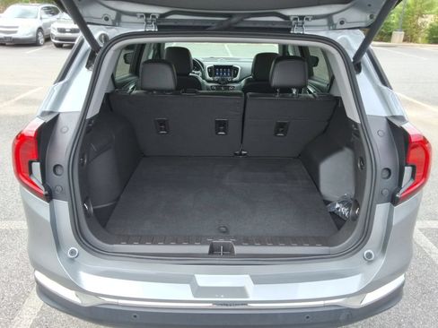 Certified 2024 GMC Terrain SLT w/ Infotainment Package II AWD/4WD image 16