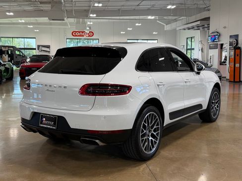 Used 2018 Porsche Macan AWD/4WD image 5