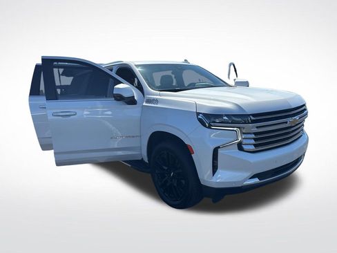 Used 2023 Chevrolet Suburban High Country AWD/4WD image 18