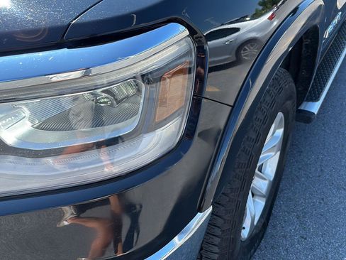 Used 2019 RAM 1500 Laramie AWD/4WD image 10