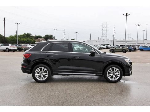 Used 2025 Audi Q3 2.0T Premium AWD/4WD image 2