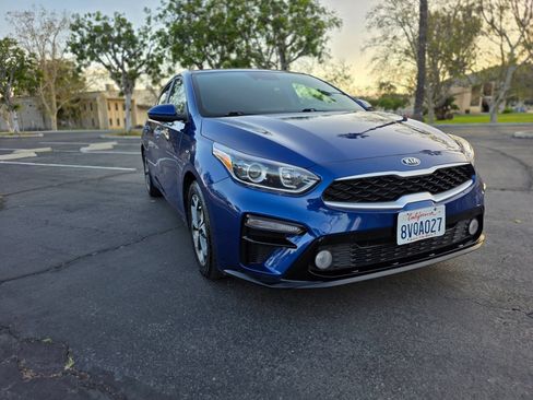 Used 2021 Kia Forte LXS FWD image 2