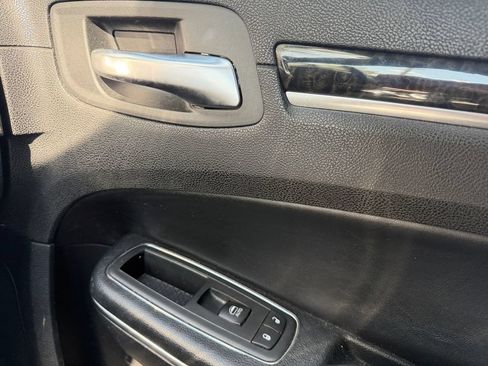 Used 2013 Chrysler 300 C AWD/4WD image 37