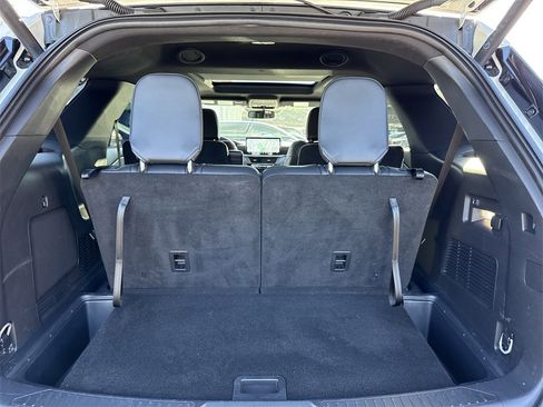 Used 2025 Ford Explorer ST-Line w/ Premium Package image 31