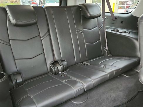 Used 2018 Cadillac Escalade ESV Luxury AWD/4WD image 25