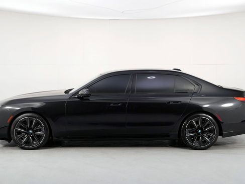 Used 2023 BMW 740i w/ Parking Assistance Package image 60