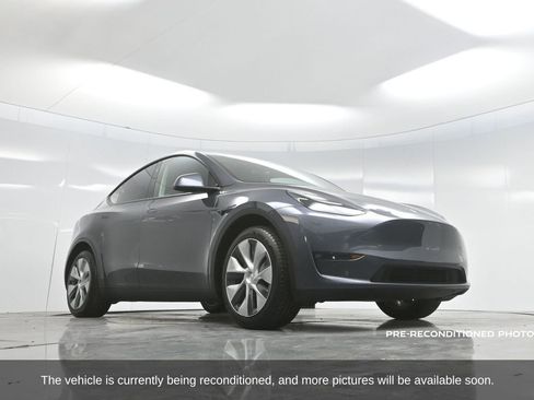 Used 2023 Tesla Model Y 2WD image 56