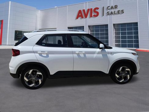 Used 2025 Hyundai Venue SEL FWD image 7