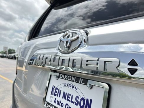 Used 2015 Toyota 4Runner Limited AWD/4WD image 10
