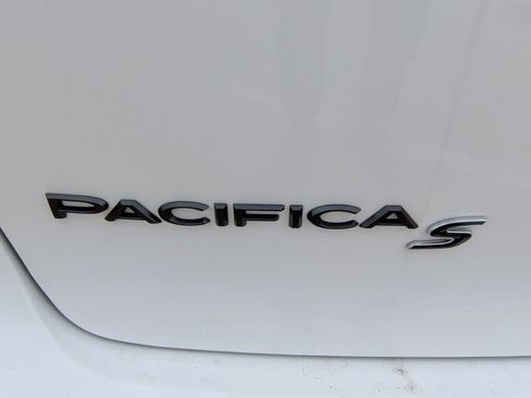 New 2026 Chrysler Pacifica Select w/ S Appearance Package image 44