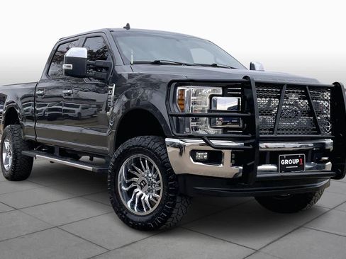 Certified 2019 Ford F250 Lariat w/ Chrome Package image 2