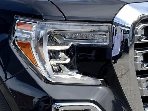 Used 2020 GMC Sierra 1500 SLT w/ SLT Premium Plus Package image 24
