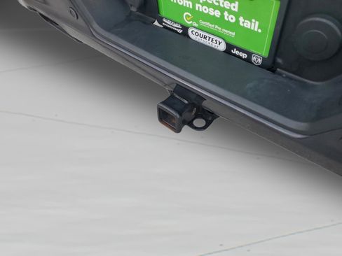 Used 2024 GMC Sierra 1500 AT4 w/ Technology Package image 8