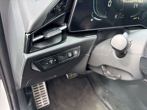 Certified 2023 Kia Niro EX Touring image 18