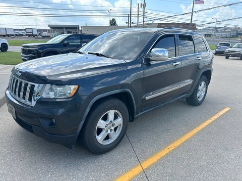 Used 2011 Jeep Grand Cherokee Laredo AWD/4WD image 1
