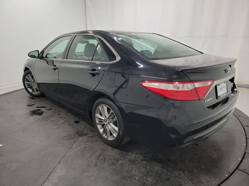 Used 2017 Toyota Camry SE image 6