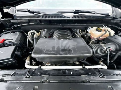 Used 2024 Chevrolet Suburban LT image 10