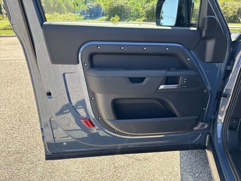 New 2025 Land Rover Defender 90 S image 14