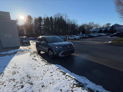 New 2026 Volkswagen Taos SE AWD/4WD image 2
