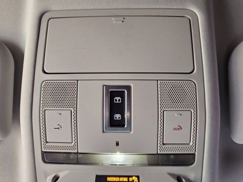 Used 2021 Jaguar E-PACE SE image 28