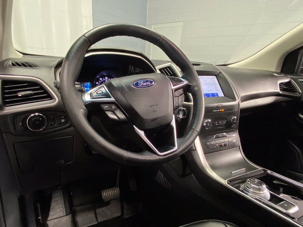 Used 2020 Ford Edge SEL w/ Convenience Package AWD/4WD image 19