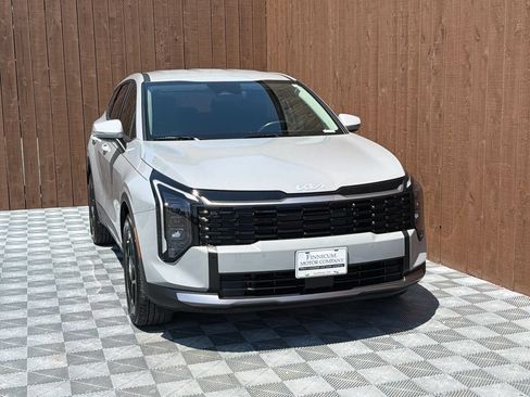 Used 2026 Kia Sportage EX FWD image 10