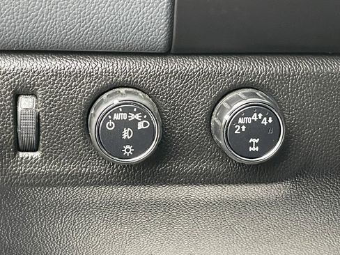 Used 2017 Chevrolet Colorado Z71 image 30