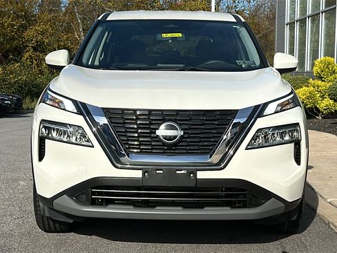 Certified 2023 Nissan Rogue SV image 3